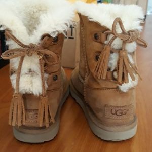 UGGS SIZE 13 KIDS